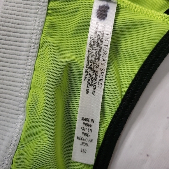 Victoria's Secret VSX Sports Bra Size 32C - Picture 5 of 5